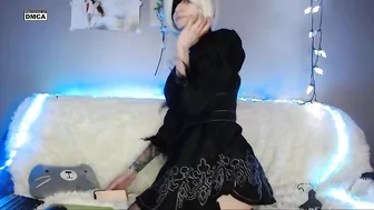 virtual_lady on the tonsils