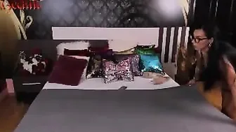 mazeekin30 beautiful chick fucked with sex toys