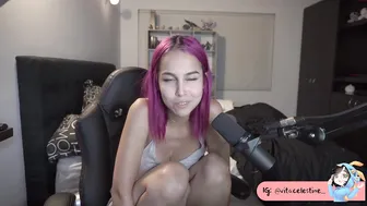 laura_cornett loud female squeals from a great handjob