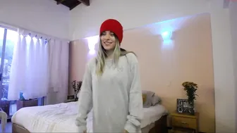 kendalltyler busty babe caresses nipples