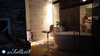 aalliss pleasant babe touches sexual lips with fingers