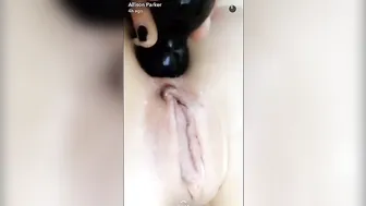 Allison_Parker loves to put fingers in forbidden places