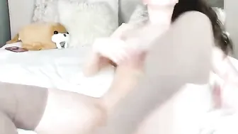 SkyWallace decided to arrange a vipshow with a vulgar contest
