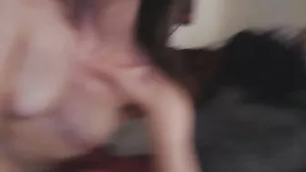 DaphneJo fingering her pussy