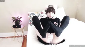 LittleFlora juicy chick and her round tits