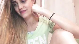 Audryhempburn slut fucks pussy and cums